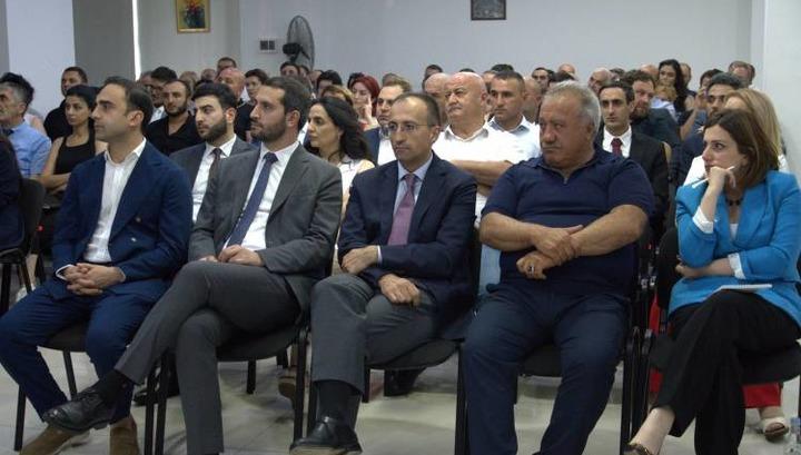 Փաշինյանի իշխանության օրոք անկուսակցական պաշտոնյաներ գրեթե չկան․ «Հրապարակ»