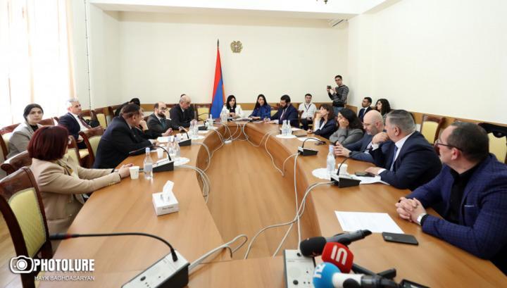 ՔՊ-ի կուսակտիվը կաշվից դուրս է գալիս «աչքի ընկնելու» համար․ «Փաստ»