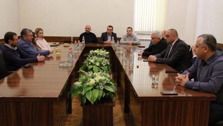 Համախմբել բոլոր առողջ ուժերը ի շահ Հայաստանի և Արցախի․ «Հայաստան» խմբակցությունը Արցախում է