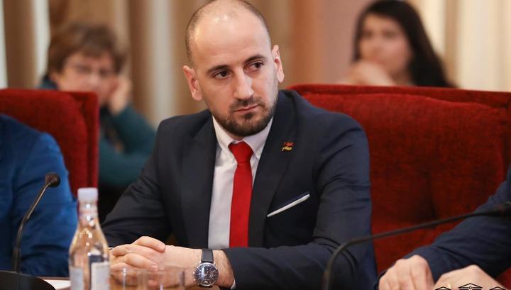 Սիսակ Գաբրիելյանը շարունակում է իր ագրեսիվ վարքագիծը. Yerkir.am