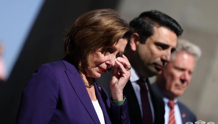 Նենսի Փելոսին այցելել է Ծիծեռնակաբերդ