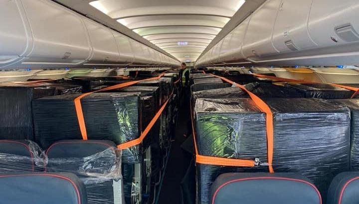 Ենթադրյալ 40 տոննա մաքսանենգ ծխախոտը՝ ինքնաթիռում