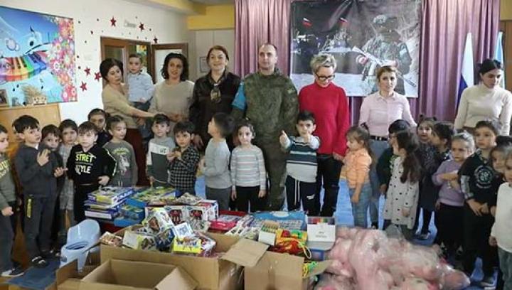 Ռուս խաղաղապահները մարդասիրական օգնություն են ցուցաբերել Ստեփանակերտի մանկապարտեզի ավելի քան 100 երեխայի