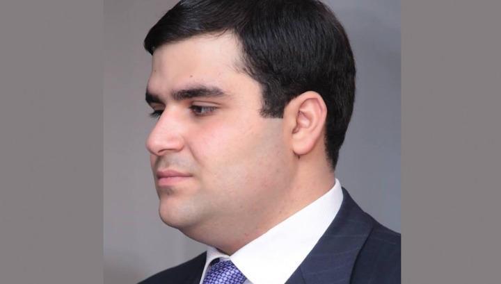 Պաշտպանության նախարարը մի «մոնումենտի տան» գնի հարսանիք ա արել. Հայկ Աթոյան