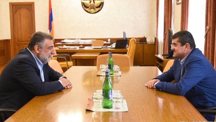 Մարդը ուղիղ ասել է, ով չի ուզում կանգնի Արայիկ Հարությունյանի կողքին պետք է հեռանա Արցախից կամ պատժվի․ Բորիս Մուրազի