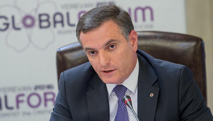 Իշխանության մնալու մոլուցքով պատրաստ են վաճառել պետության շահերը․ Արտակ Զաքարյան