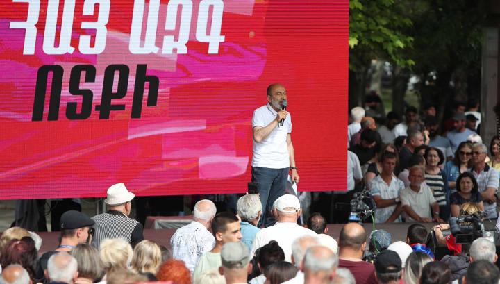 Ո՞ւմ են պետք ձեր երգերն ու նկարները, եթե այսօր այստեղ չեք. Աշոտ Երկաթի կոչը մտավորականներին