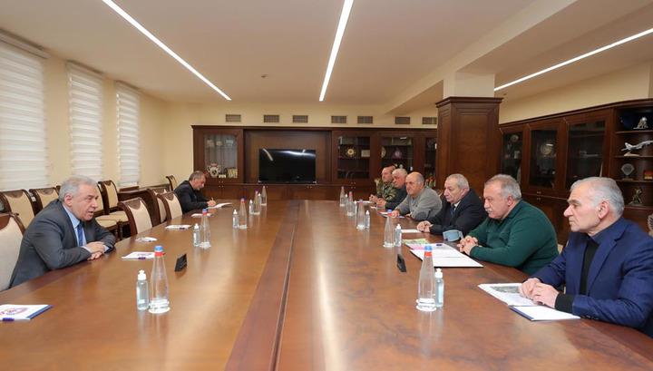 Պաշտպանության նախարարն ընդունել է ԵԿՄ վարչության պատվիրակությանը