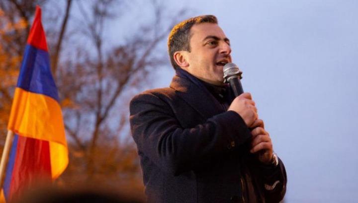 Կարծում եմ՝ պետք չի խելագարի ամեն ստին կամ հիմարությանն անդրադառնալ. Իշխան Սաղաթելյան