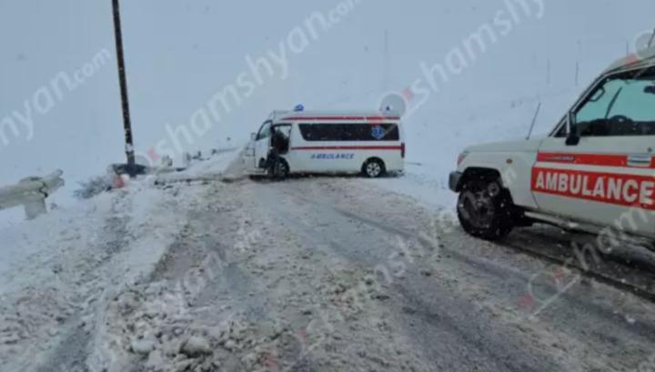 Սյունիքում վթարի զոհերի մարմինները դիահերձարան տեղափոխելիս շտապօգնության մեքենան վթարի է ենթարկվել