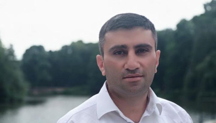 Եթե զենք չես կարողանում առնես կամ Հայաստան հասցնես, ապա դա կամ քո ապաշնրհության ու ապիկարաության հետևանք է․ Դերենիկ Մալխասյան