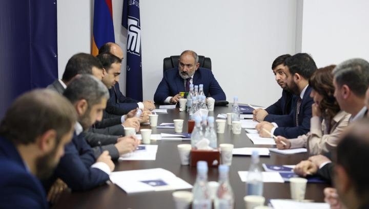 Փաշինյանը թիմակիցներին ակնարկել է, որ առանձնապես մեծ առաջընթաց չկա. «Ժողովուրդ»