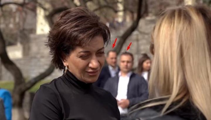 Աննա Հակոբյանը զոհվածների մայրերին մոտեցել է թիկնապահների ուղեկցությամբ. 168.am