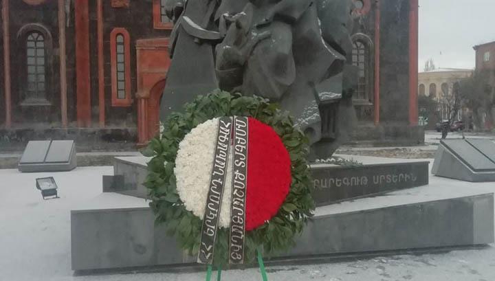 Ռոբերտ Քոչարյանի անունից ծաղկեպսակ է դրվել՝ ի հիշատակ ավերիչ երկրաշարժի զոհերի