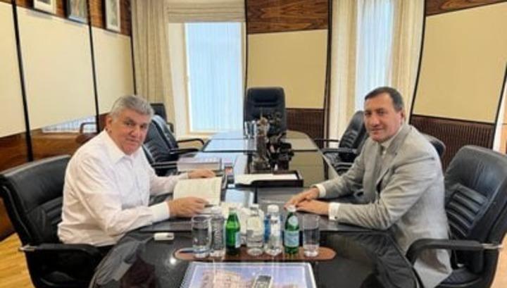 Տիգրան Արզաքանցյանը ու Արա Աբրահամյանը քննարկել են Հայկական հարցը