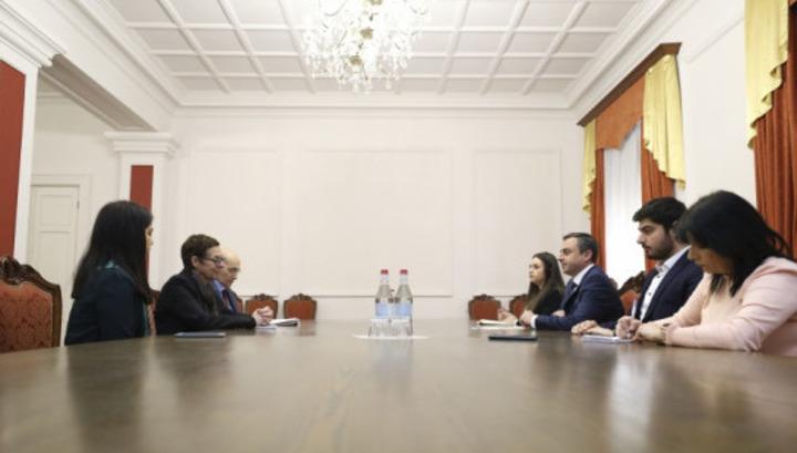 Թե' Հայաստանը, թե' Արցախն այս պահին լրջագույն անվտանգության խնդիրներ ունեն. Իշխան Սաղաթելյանը՝ Ֆրանսիայի դեսպանին