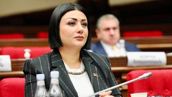 Արցախի դրոշը շարունակելու է ծածանվել․ Հռիփսիմե Ստամբուլյան