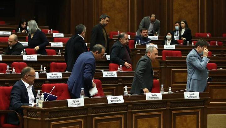 Ի՞նչը խափանեց իշխանությունների նախատեսած շոուն. «Հրապարակ»