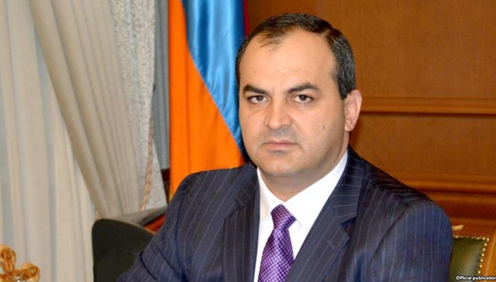 Արթուր Դավթյանի հայրը 20.000 դոլարով LEXUS է գնել. նրա ընտանիքի ունեցվածքը