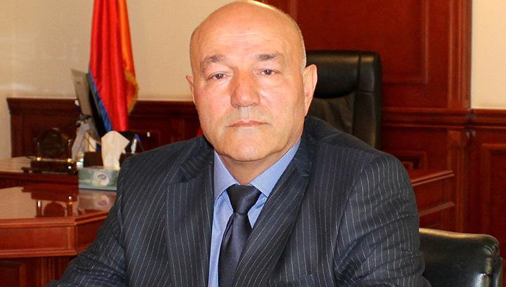 Հրաժարականների շքերթ Սյունիքում. «Հրապարակ»