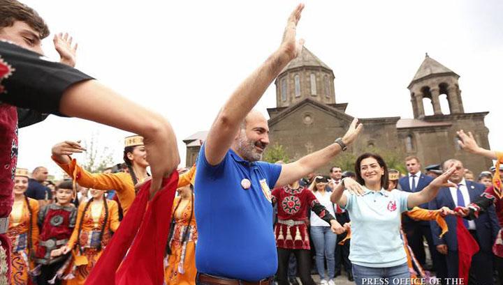 Սիմվոլիկաների լեզվով խոսող այս կինը ոչինչ պատահական չի անում. «Հրապարակ»