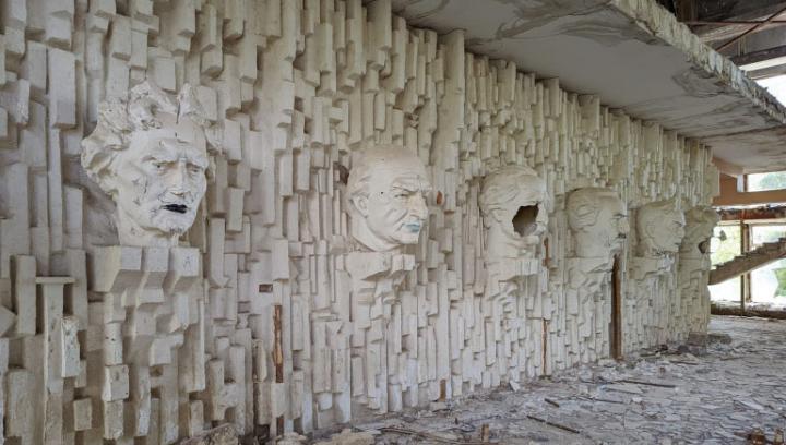 Ջերմուկում ավերվել, պղծվել են հայ մեծանուն գործիչների կիսանդրիները