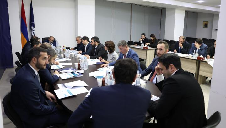 Ամբողջ հարցն այն է, թե ում է Փաշինյանը հեռացրել կուսակցությունից. «Փաստ»