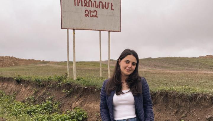 Անհամաչափ, բիրտ ուժ կիրառելով Բաղրամյան 26-ից բերման են ենթարկել Տաթև Սողոյանին