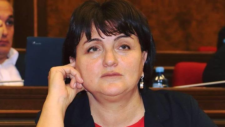 Ի՞նչ է ՀՀ Անկախության տոնը՝ տոնական և ճոխ հուղարկավորություն. Մարգարիտ Եսայան