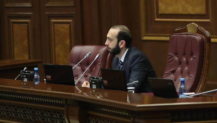 Պատգամավոր աշխատելը հետզհետե անիմաստ է դառնում․ «Հրապարակ»