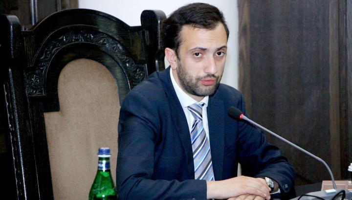 Սա Սահմանադրության ակնհայտ խախտում էր, բայց քրեորեն պատժելի չէր․ Իոաննիսյանը՝ նախագահի երկքաղաքացիության մասին