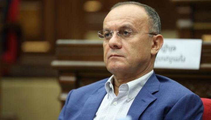 Մահացած զինծառայողը Սեյրան Օհանյանի ազգականն է․ hraparak.am