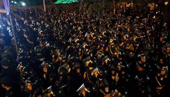 Ոստիկանությունը սպառնում է հատուկ միջոցներ կիրառել