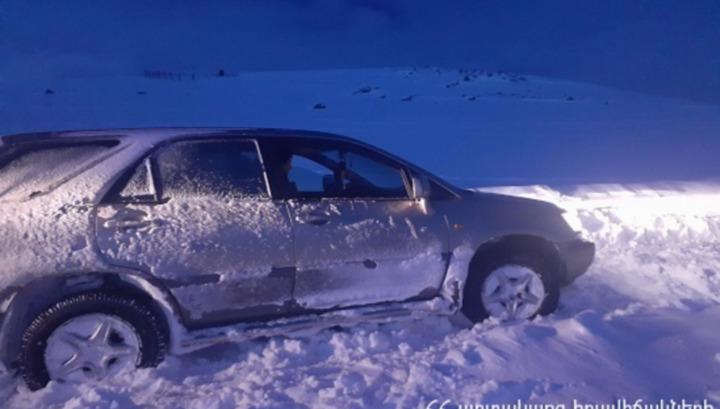 «Տառերի պուրակի» մոտ փրկարարները արգելափակումից մոտ 60 ավտոմեքենա են դուրս բերել