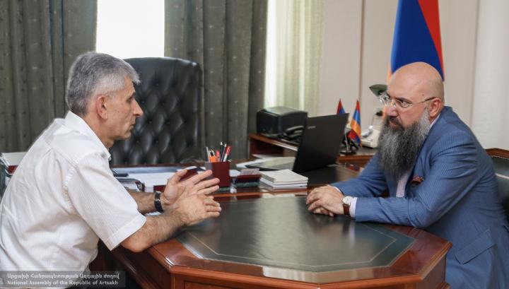 Արցախի ԱԺ անախագահն ընդունել է   ռուսական համայնքի ղեկավարին
