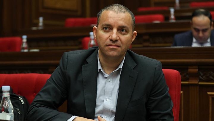 Վահան Քերոբյանի դեմ դատարան հայցեր են ներկայացվում․ «Ժողովուրդ»