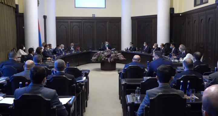 Ընկերության մասնավորեցում, դատական օրենսգրքի փոփոխություն . կառավարության նիստը. Ուղիղ