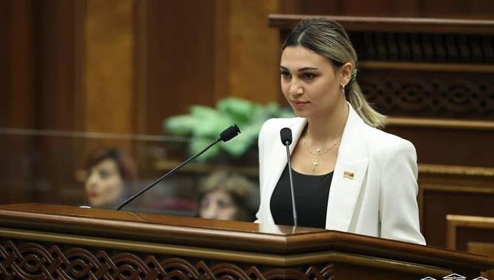 ՔՊ-ական պատգամավորը նշանադրվել է մեկ այլ ՔՊ-ականի օգնականի հետ․ «Ժողովուրդ»