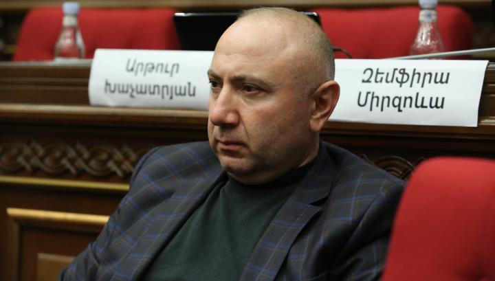 Նրանց համար է մանդատը կյանքի նպատակ, աշխատանքի միակ վայր, այլ ոչ թե մեզ համար. Անդրանիկ Թևանյան․ Lurer.com