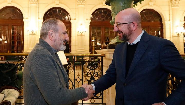 «Ոտքի վրա», պատահական հանդիպում. «Փաստ»