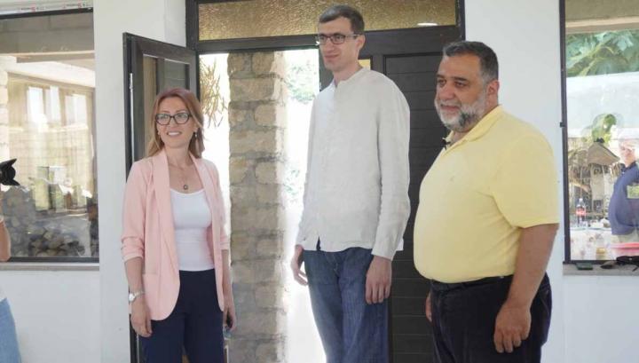 Մանեն ՔՊ-ական Բաբկենի հարևան Պողոսը չէ ու իր երեխաներին գետնից չի գտել․ «Պողոսների ապրելու երկիր»․ Politik.am