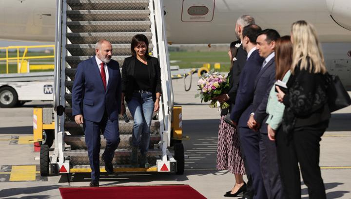 Փաշինյանը կնոջն էլ է տարել ՌԴ