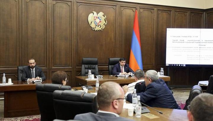 Հաշված ՔՊ-ականներ էին ներկա Միրզոյանի՝ ԱԳՆ-ի բյուջեի կատարողականի քննարկմանը․ «Հրապարակ»