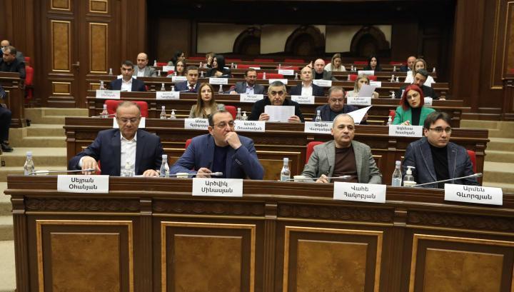 ԱԺ հերթական նիստերի օրակարգային հարցերը խեղաթյուրում են Հայաստանի իրական օրակարգը. «Հայաստան» խմբակցության հայտարարությունը