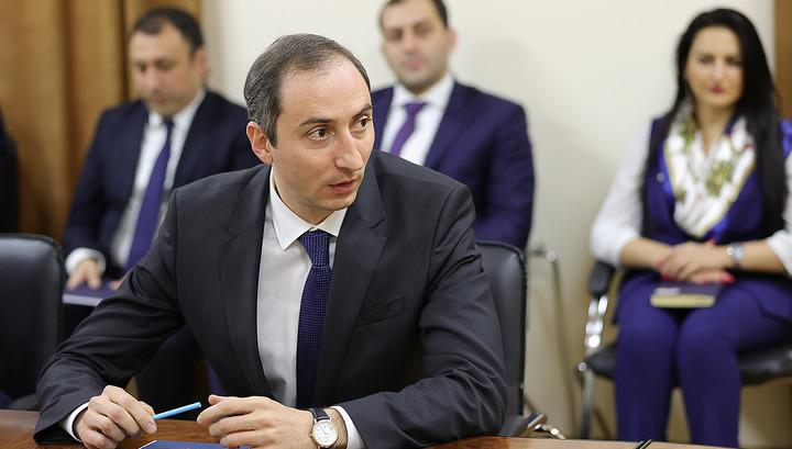 Վահագն Խաչատուրյանն իր բարեկամին կտանի նախագահական. «Ժողովուրդ»