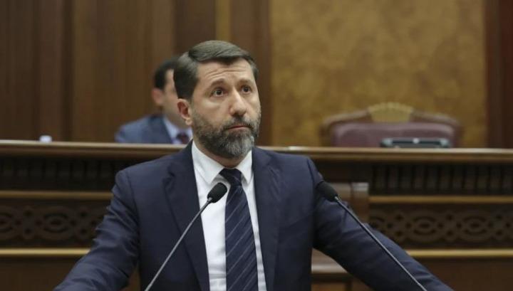 Անդրեասյանին հասկացրել են, որ ինքն այդքան չկա, որ իր համար օրենք փոխեն. «Հրապարակ»