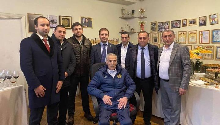 Վայոց Ձորի մարզպետը սիրում գնալ միջոցառումների, որոնց հետ ոչ միայն ինքը, այլև մարզը կապ չունի․ «Հրապարակ»