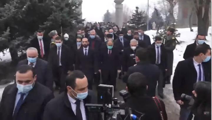 «Ես ասել եմ Շուշին հայկական չէ՞». Փաշինյանը Եռաբլուր է եկել․ ՈւՂԻՂ