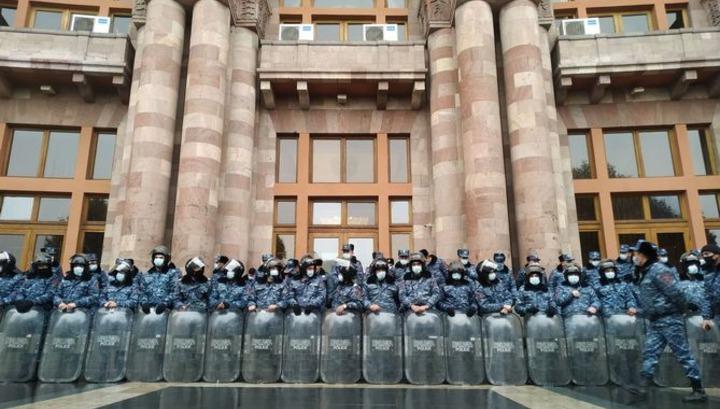 Փաշինյանը փորձում է շեղել հանրության ուշադրությունը և մոռացության տալ կապիտուլյացիան. «Փաստ»