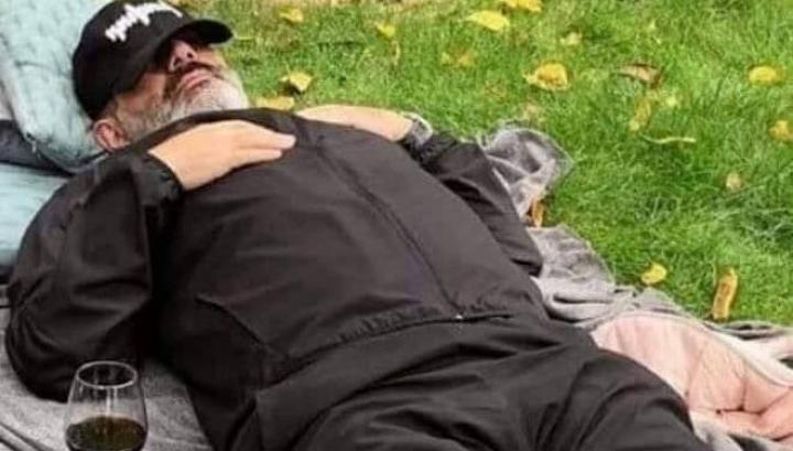 Հետաքրքիր է, ի՞նչ է զգացել հողատու Նիկոլը, երբ ազերի ասկյարները Հադրութում մեր քաղաքացիներին փաթաթել էին մեր եռագույնի մեջ և գնդակահարել. Գագիկ Համբարյան